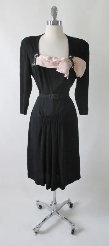 Take Advantage Vintage 40's Black Beaded & Peach Satin Bow Party Dress M