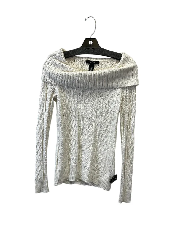 Sweater By White House Black Market In Cream, Size: S